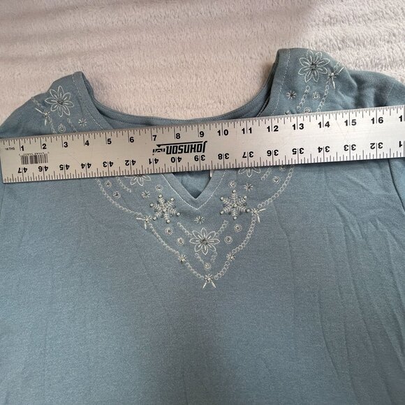 Alfred Dunner Womens Blue Embroidered V-Neck Winter Snowflake Floral Top Large - Picture 5 of 7